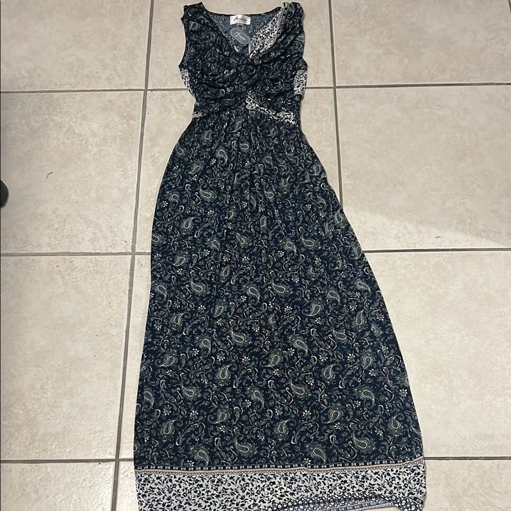 White and Blue Sleeveless V-Neck Maxi Sundress